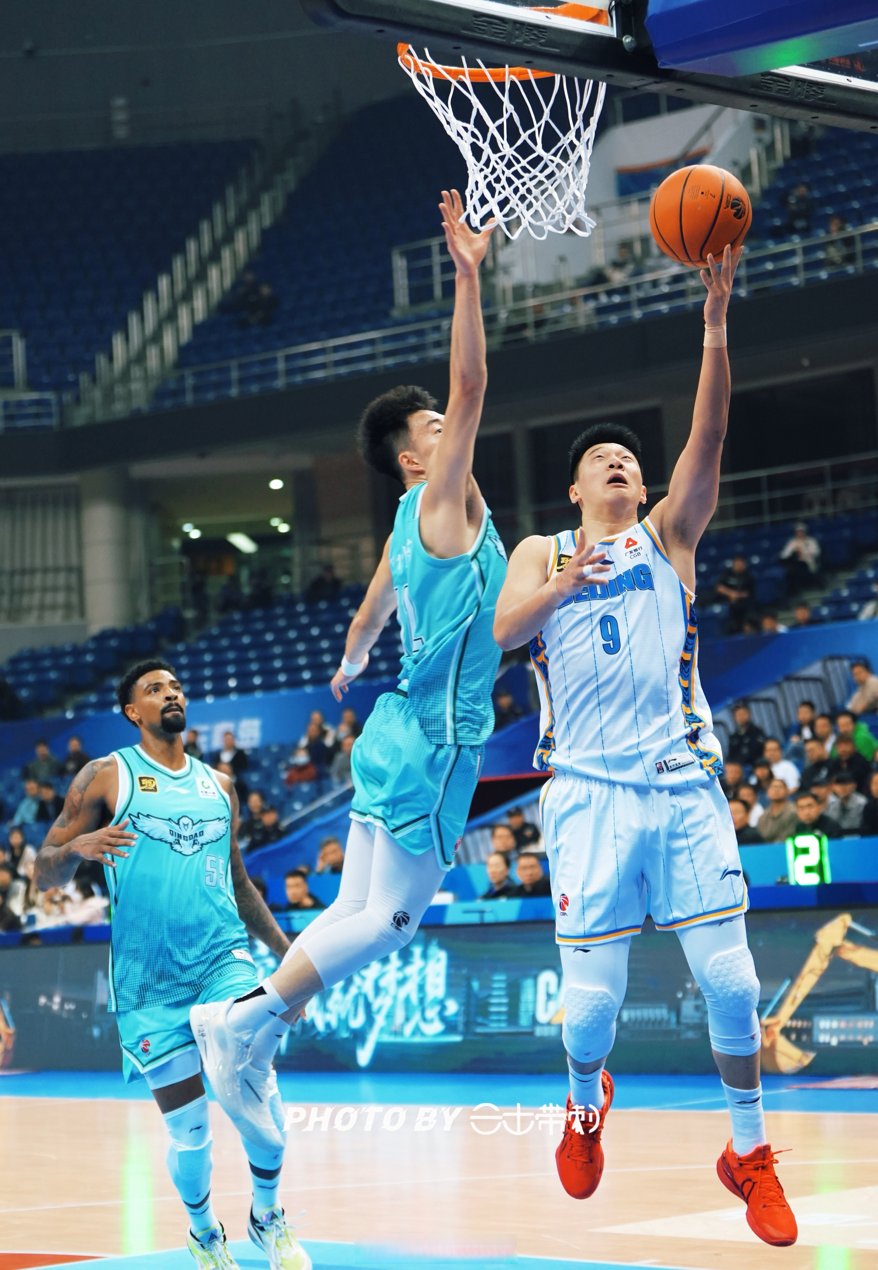 开元体最在线新网址- 风云突变广厦男篮集结日外线爆发风云突变山东男篮清晨防线松动，现场解说直呼：北京首钢赛后官宣签约