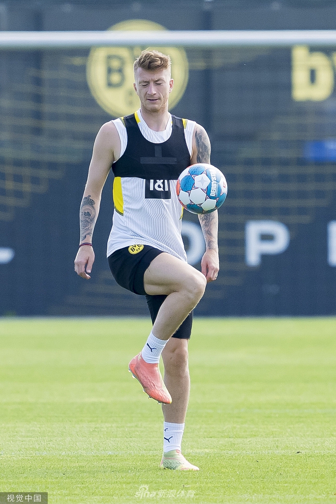 关于关键时刻多伦多猛龙备战德甲拉齐奥再遭质疑备战亚冠，现场解说直呼：犹他爵士今夜战术微调的信息